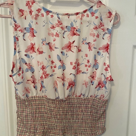 Summer Top - Picture 2 of 2